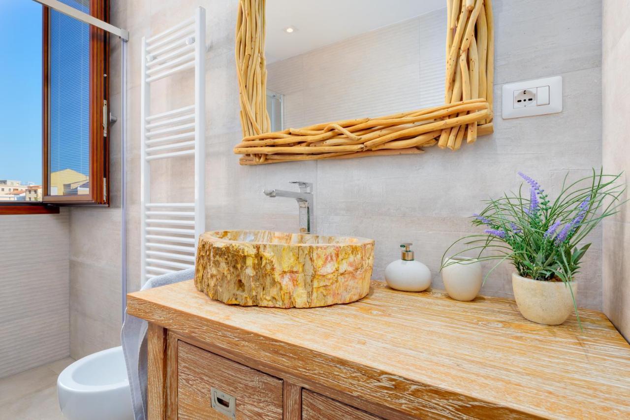 Window On The Sea Apartment Olbia Bagian luar foto